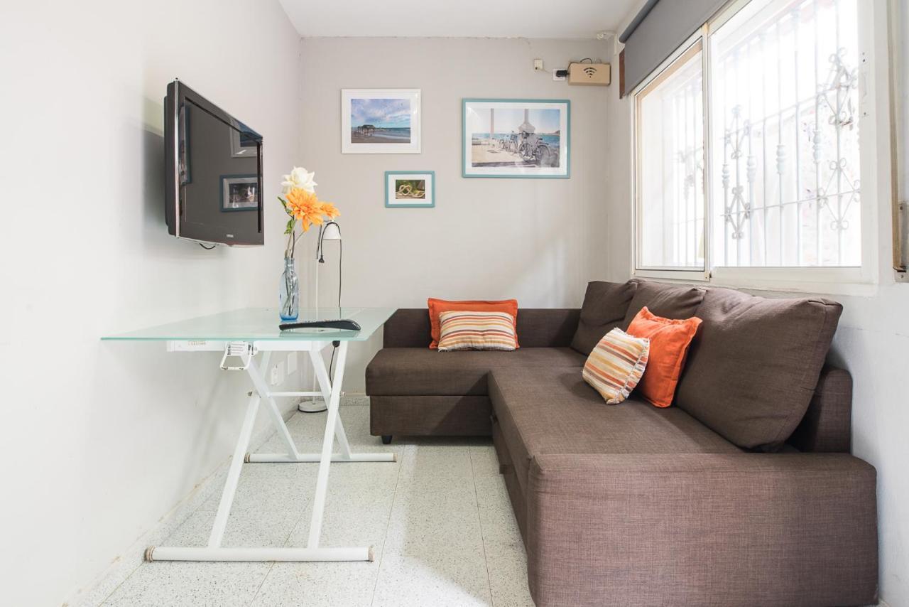 Malagaonbeach 1 - Two Bedrooms - Up To 3 People - 10 Meters Beach Kültér fotó