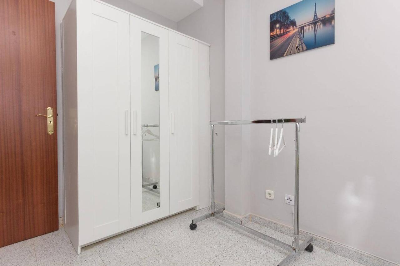 Malagaonbeach 1 - Two Bedrooms - Up To 3 People - 10 Meters Beach Kültér fotó