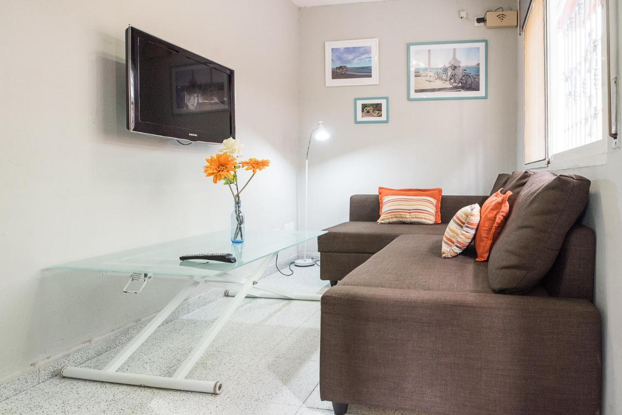 Malagaonbeach 1 - Two Bedrooms - Up To 3 People - 10 Meters Beach Kültér fotó